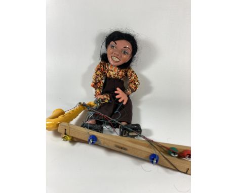 A VINTAGE PELHAM PUPPET - SL26 SAXOPHONE PLAYER IN ORIGINAL BOX 