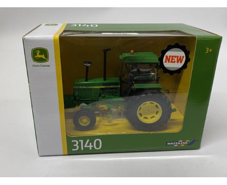 A BOXED BRITIANS JOHN DEERE 3140 TRACTOR SCALE 1: 32 