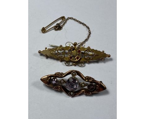 TWO 9CT YELLOW GOLD BROOCHES TO INCLUDE A VICTORIAN RUBY SET EXAMPLE, TOTAL WEIGHT 6.2G 