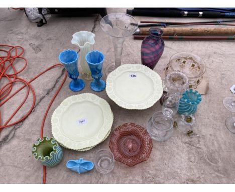 AN ASSORTMENT OF CERAMICS AND GLASS WARE TO INCLUDE VASES AND A CAKE STAND ETC 
