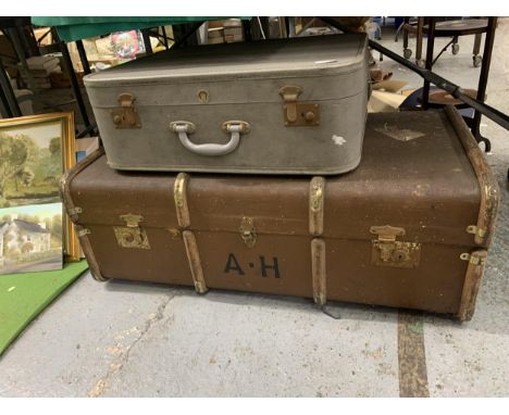 TWO VINTAGE CASES TO INCLUDE A TRAVEL TRUNK 