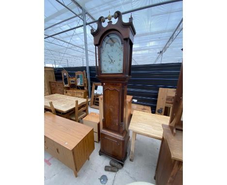 A 19TH CENTURY OAK CROSSBANDED AND SHELL INLAY 8 DAY LONGCASE CLOCK WITH PAINTED DIAL AND ROLLING MOVEMENT DEPICTING MASTED S