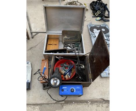 AN ASSORTMENT OF TOOLS TO INCLUDE LATHE CHUCKS, A SOLDERING IRON AND ENGINEERS BLOCKS ETC 