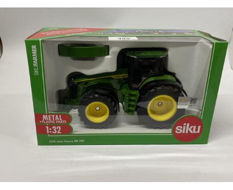 A BOXED SIKU MODEL OF A JOHN DEERE 8R- 370 TRACTOR REF NO 43329 SCALE 1:32 