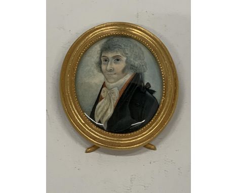 AN 18TH/19TH CENTURY PORTRAIT MINIATURE IN GILT EASEL FRAME, LENGTH 7CM 