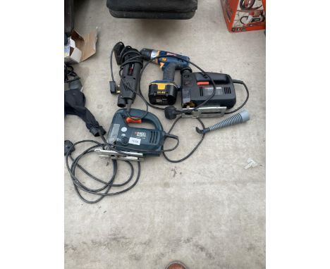 AN ASSORTMENT OF TOOLS TO INCLUDE TWO BLACK AND DECKER JIGSAWS AND A RYOBI BATTERY DRILL ETC 