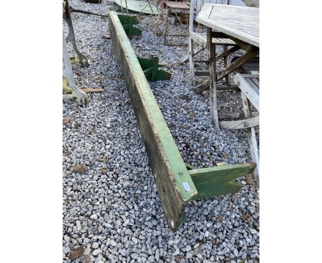 A VINTAGE WOODEN BENCH (L:9FT) 