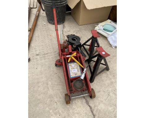 AN ASSORTMENT OF TOOLS TO INCLUDE A TROLLEY JACK AND TWO AXEL STANDS ETC 