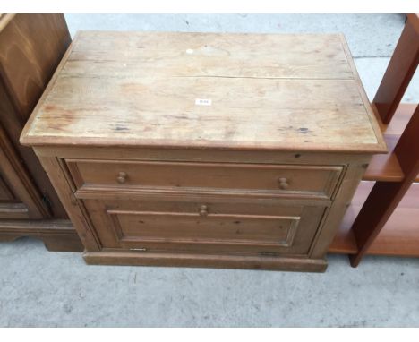 A MODERN PINE TV STAND, 31.5" WIDE 