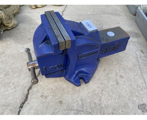 A RECORD ONE TONNE BENCH VICE 