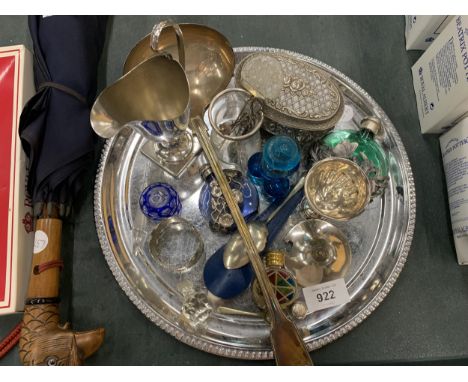 A MIXED LOT TO INCLUDE A SILVER PLATED TRAY, NAPKIN RING, SCENT BOTTLES, HAT PINS, SILVER PLATED JUG, TRINKET BOX, LADEL, ETC