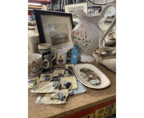 A MIXED LOT TO INCLUDE A CHEESE DOME, MINIATURE ITEMS, A LARGE JUG, COMMEMORATIVE MUG, STEIN, FRAMED LIMITED EDITION PRINT, E