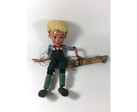 A VINTAGE PELHAM PUPPET - DUTCH BOY IN ORIGINAL BOX 