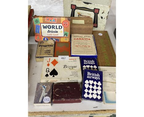 A GROUP OF VINTAGE CARD GAMES AND FURTHER ITEMS 
