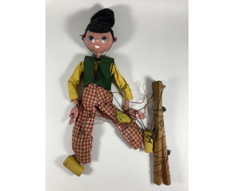 A VINTAGE 1950'S PELHAM PUPPET - DUTCH BOY IN ORIGINAL BOX 