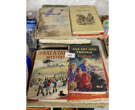 A COLLECTION OF VINTAGE CHILDREN'S BOOKS 