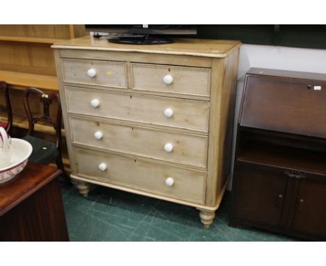 A Victorian pine 2/3 chest of drawers with white ceramic knob handles, 124 cm x 120 cm x 50 cm 