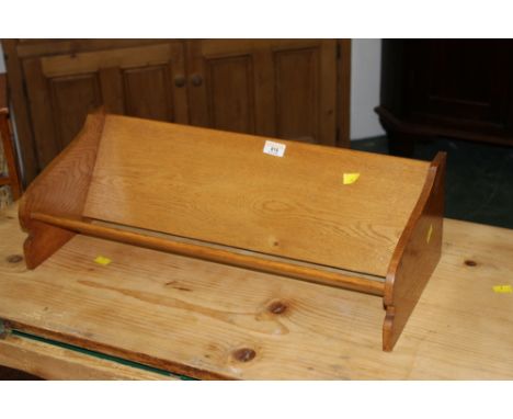 An oak book trough, 61 cm long 