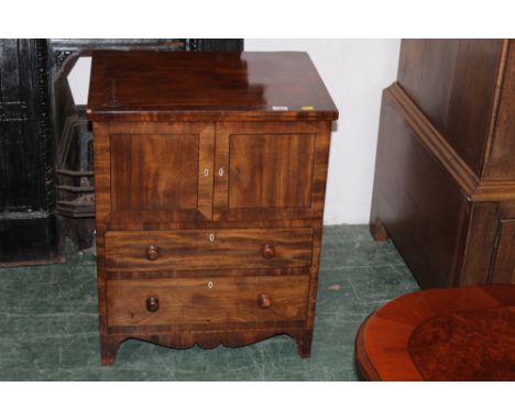 A George III mahogany ebony strung commode, 72 cm x 59 cm x 46 cm  