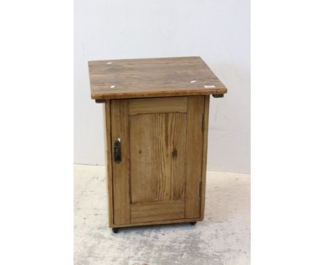 Late 19th / Early 20th century Pitch Pine Pot Cupboard with single door opening to a shelf, 50cms wide x 49cms deep x 65cms h