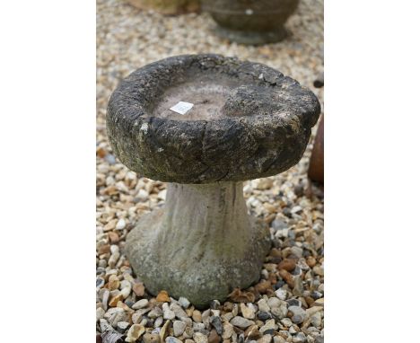 A vintage reconstituted stone bird bath, stands approx 34cm in height. 