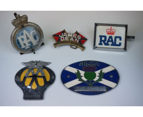 A collection of four vintage car badges / mascots to include AA &amp; RAC together with a belt buckle. 