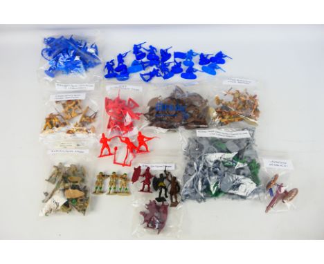 Conte Collectibles - Others - A collection of mainly unpainted plastic 54mm  / 1:32 scale from a variety of eras. Lot include