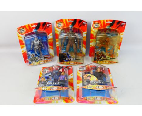 Character Options - Doctor Who - A collection of five 5.5" Doctor Who action figures to include The Doctor Regeneration Set, 