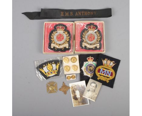 A small quantity of military collectables to include Royal Engineers patch, Queen Elizabeth II buttons, Queen Victoria 1887 J