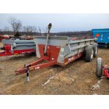 New Idea 3739 Manure Spreader