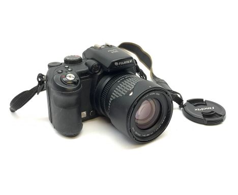 Fujifilm FinePix S9500 digital camera, in a camera bag, untestedClick here to view further images, condition reports, sale ti