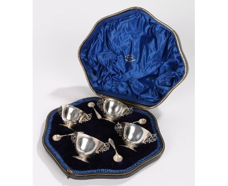 Set of four Edward VII Silver salts, London 1905/06, maker Wakely &amp; Wheeler (James Wakely &amp; Frank Clarke Wheeler), wi