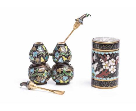 UNUSUAL 19TH CENTURY CHINESE CLOISONNE DOUBLE GOURD SHAPED SNUFF BOTTLE
with covers, with stylised floral decoration on black
