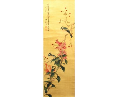 A GOOD QUALITY 20TH CENTURY CHINESE HANGING SCROLL PAINTING ON SILK, depicting birds perched on a flowering branch, the paint