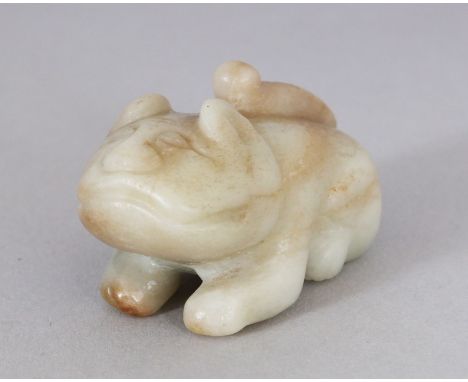 A GOOD SMALL CHINESE CARVED JADE ANIMAL, possibly 16th-17th Century. 1.5ins long.