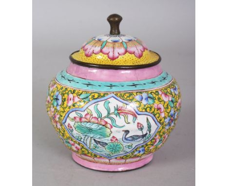 A SMALL 19TH/20TH CENTURY CHINESE CANTON ENAMEL JAR &amp; COVER, 3.4in wide at widest point &amp; 3.75in high overall.