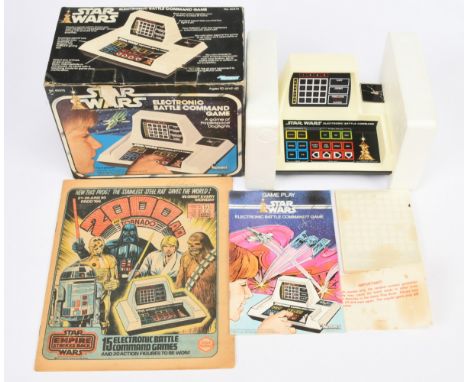 Kenner Star Wars Electronic Battle Command Game complete in box, with 2000AD prog 166. Good to good plusbox has some tape dam