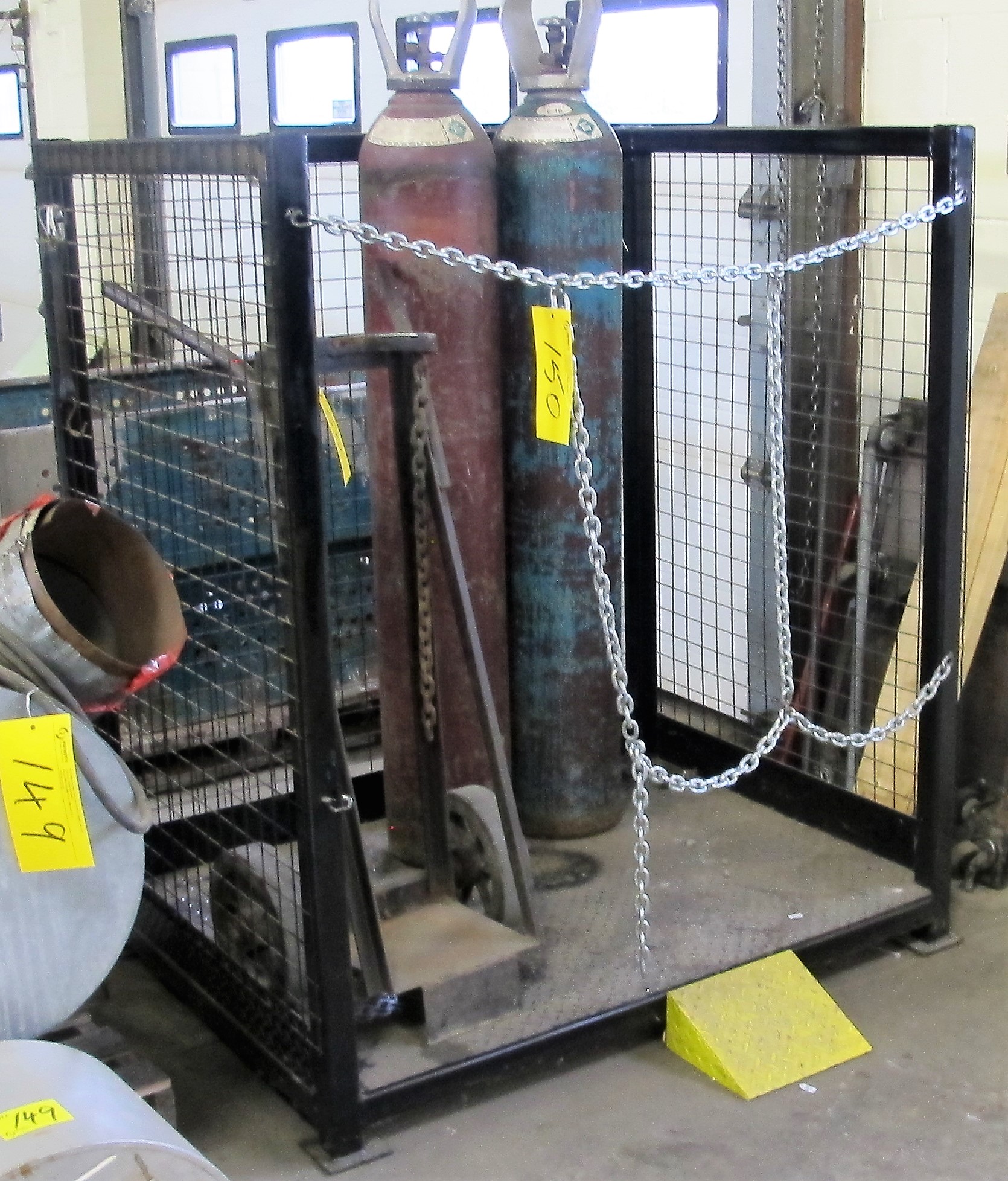 OXY/ACETYLENE STORAGE CAGE W/ TANK DOLLY (NO TANKS)