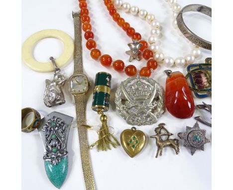 Various costume jewellery, including a silver hinged bangle, a banded agate pendant, an Art Nouveau buckle etc 