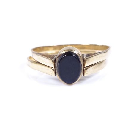 An unusual 14ct gold reversible turquoise and onyx signet ring, with 2 swivel shanks, setting height 8.6mm, size P, 3.2g 