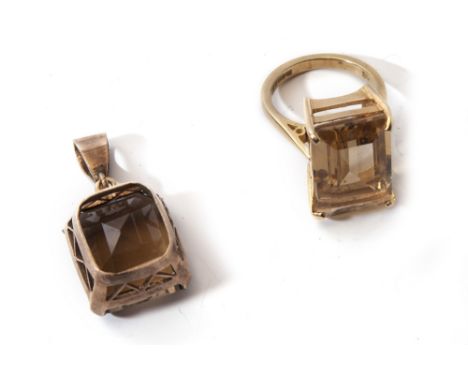 TOPAZ RING AND TOPAZ PENDANT  RING MARKED 18CT - SIZE K PENDANT UNMARKED TOTAL WEIGHT 14G