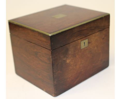 A GEORGIAN MAHOGANY AND BRASS BOUND TEA CADDY W 14 CM H 11 CM D 12 CM