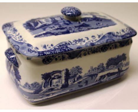 A LARGE SPODE ITALIAN TUREEN AND COVER  MICROWAVE SAFE W39 CM D27 CM H25 CM