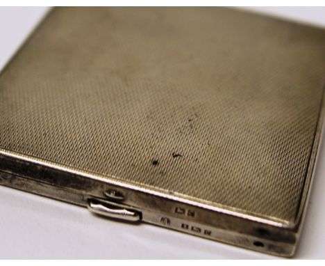 A STERLING SILVER SQUARE POWDER COMPACT 100g