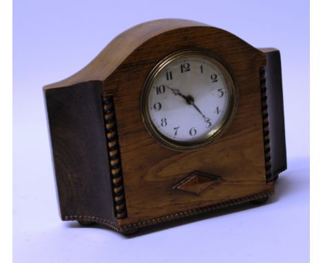 A 1930s OAK MANTEL CLOCK  W 25 CM H 20 CM D 7 CM 
