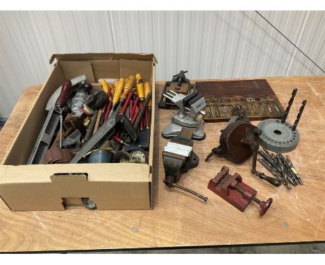 Collection of woodworking tools to include, chisels, vice, Gand crank sharpener, drill bits and other - THIS LOT IS TO BE COL