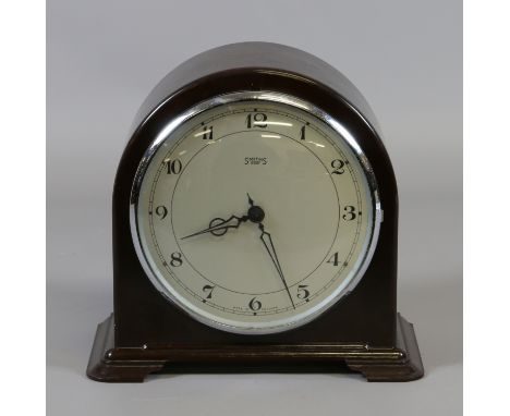 A Smiths Bakelite eight day mantel clock with cylinder movement.