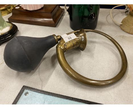 A VINTAGE STYLE BRASS CAR HORN 