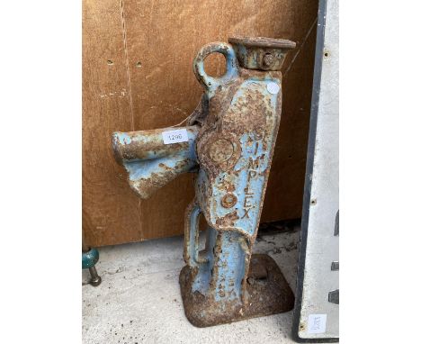 A VINTAGE SIMPLEX BOTTLE JACK 