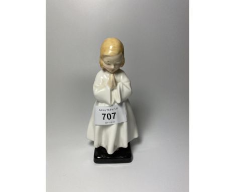 A ROYAL DOULTON 'BEDTIME' HN1978 CERAMIC FIGURE 